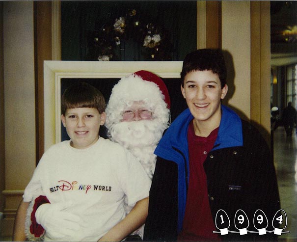 Two Brothers Have Been Taking Pictures With Santa For The Last 34 Years