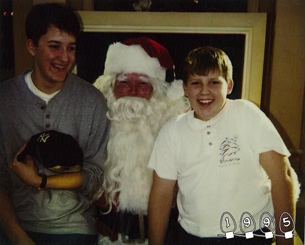 Two Brothers Have Been Taking Pictures With Santa For The Last 34 Years
