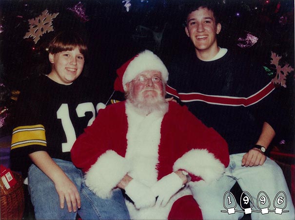 Two Brothers Have Been Taking Pictures With Santa For The Last 34 Years