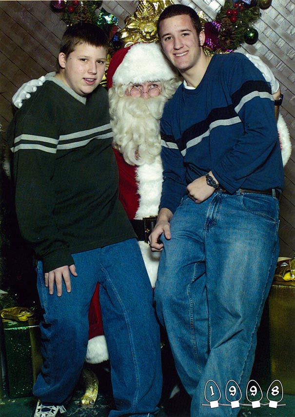 Two Brothers Have Been Taking Pictures With Santa For The Last 34 Years