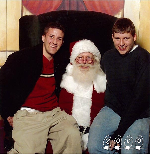 Two Brothers Have Been Taking Pictures With Santa For The Last 34 Years
