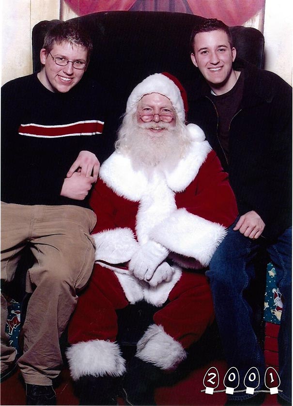 Two Brothers Have Been Taking Pictures With Santa For The Last 34 Years