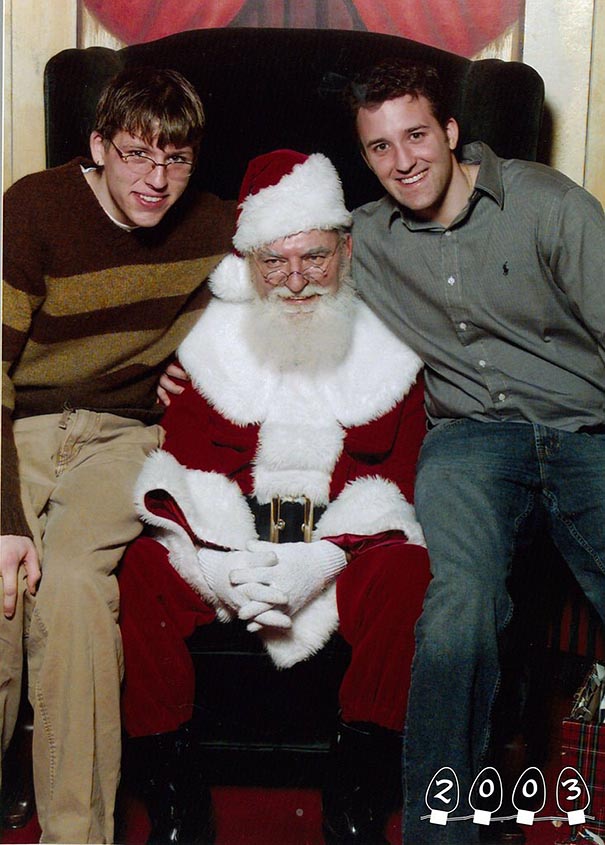 Two Brothers Have Been Taking Pictures With Santa For The Last 34 Years