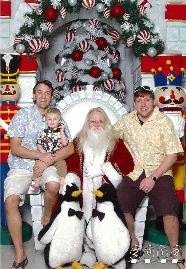 Two Brothers Have Been Taking Pictures With Santa For The Last 34 Years