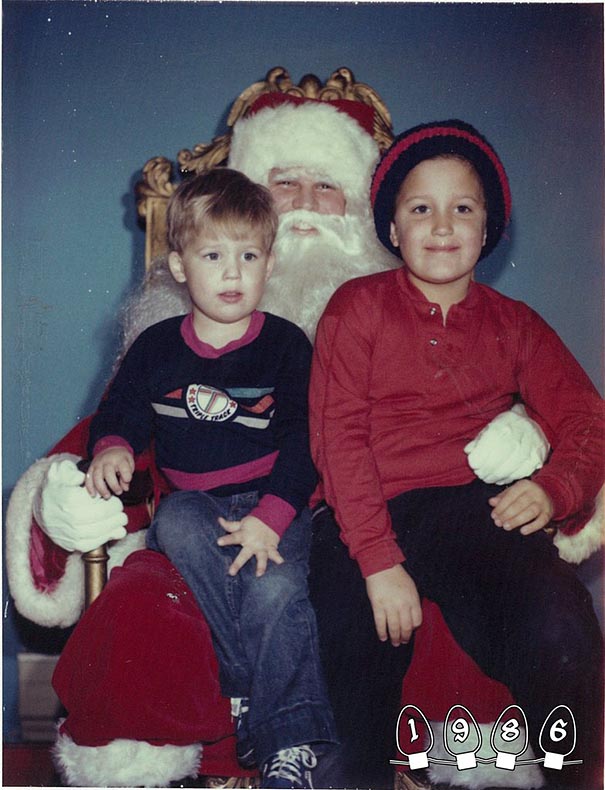 Two Brothers Have Been Taking Pictures With Santa For The Last 34 Years