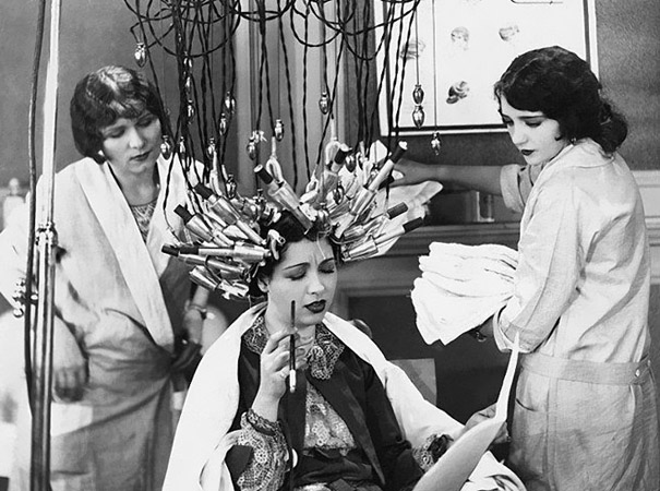 How Beauty Procedures Looked In The 1930s-40s How Beauty Procedures Looked In The 1930s-40s