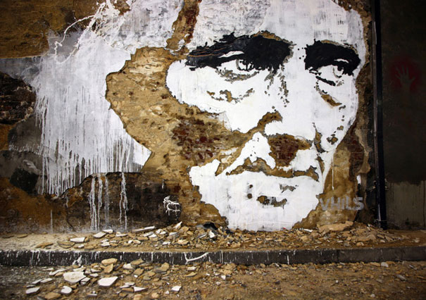 Portraits Carved in Walls by Alexandre Farto Portraits Carved in Walls by Alexandre Farto