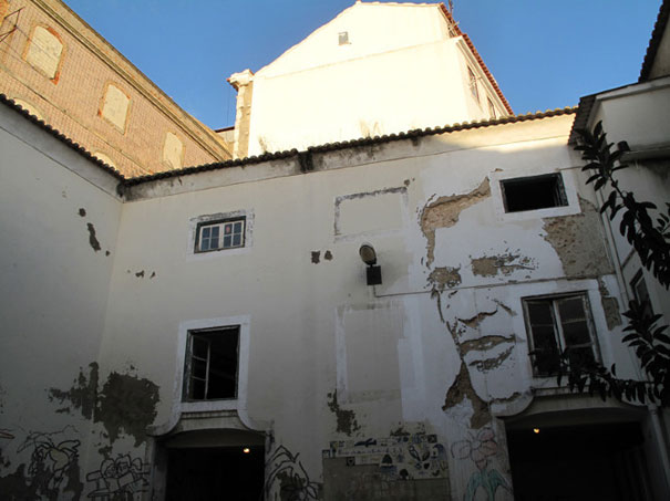 Portraits Carved in Walls by Alexandre Farto Portraits Carved in Walls by Alexandre Farto