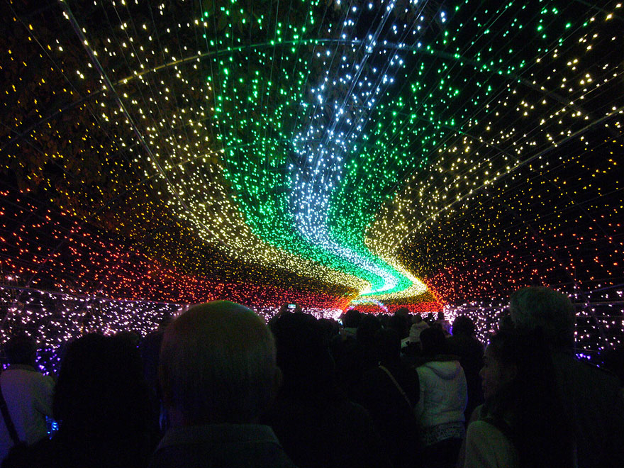 Tunnel of Lights Made of Millions of LEDs in Japan Tunnel of Lights Made of Millions of LEDs in Japan