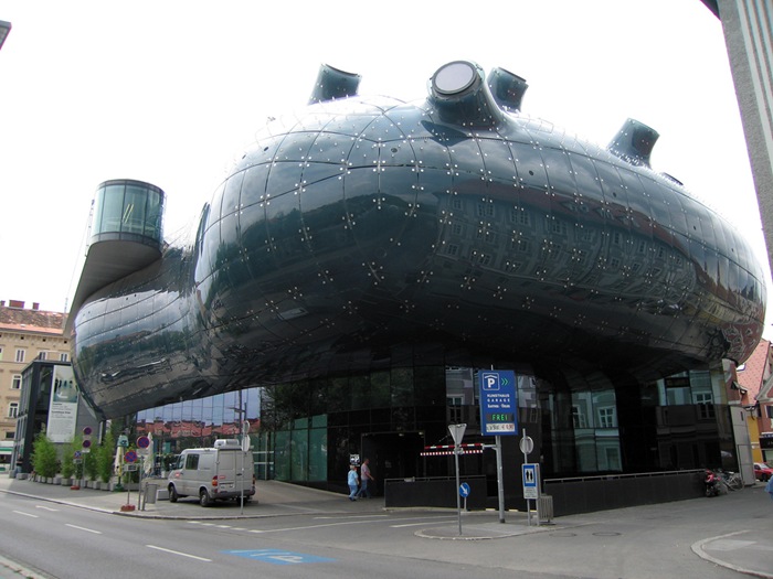 Top 33 World's Strangest Buildings Top 33 World's Strangest Buildings